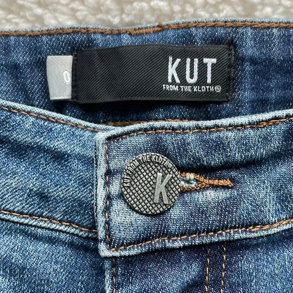 Kut from the Kloth Gidget Frey Shorts Medium Wash Distressed Size 0 (fit like 4) - Picture 2 of 7